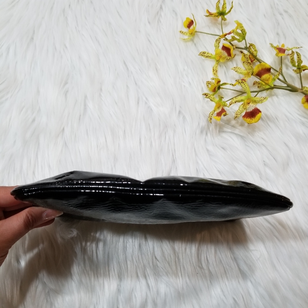 EXPRESS Black Patent Leather Wristlet, Zipper Closure. - Picture 10 of 16